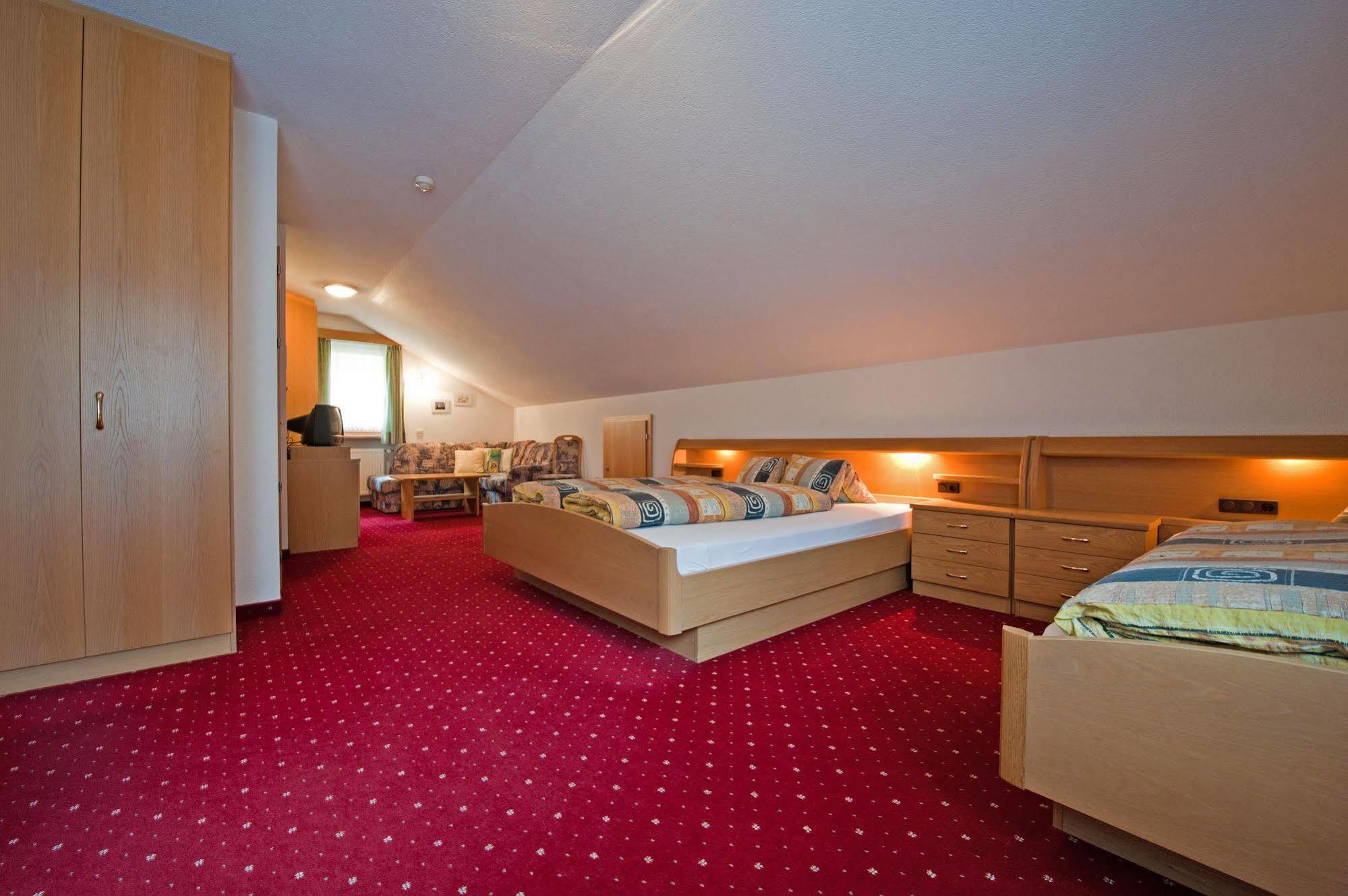 Hotel Sonja ดาดิเปียตรา ภายนอก รูปภาพ